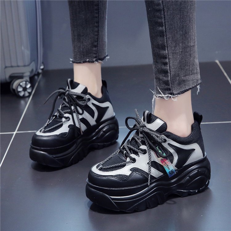 Lightweight Platform Gradient Color Casual Sneakers